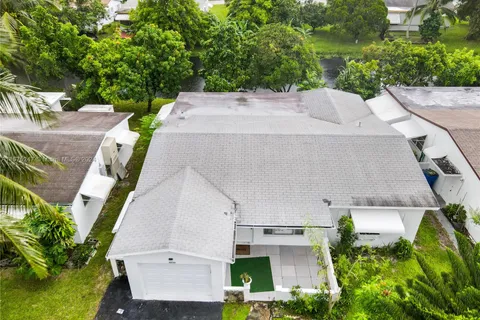 4216 NW 52nd Ave, Lauderdale Lakes FL 33319