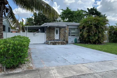 121 NE 169th Ter, North Miami Beach FL 33162