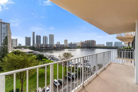 290 174th St # 816, Sunny Isles Beach FL 33160