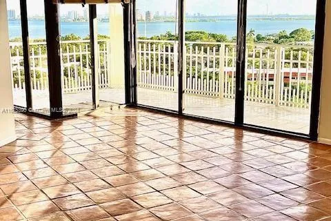 1000 Quayside Ter # 1108, Miami FL 33138