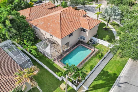 1379 NW 166th Ave, Pembroke Pines FL 33028