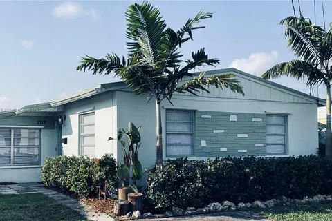 2718 Sherman St, Hollywood FL 33020