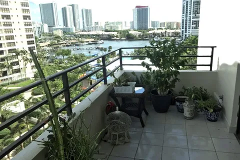 600 Three Islands Blvd # 721, Hallandale Beach FL 33009