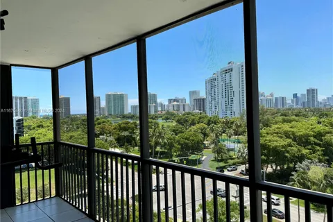 3375 N Country Club Dr # 806, Aventura FL 33180