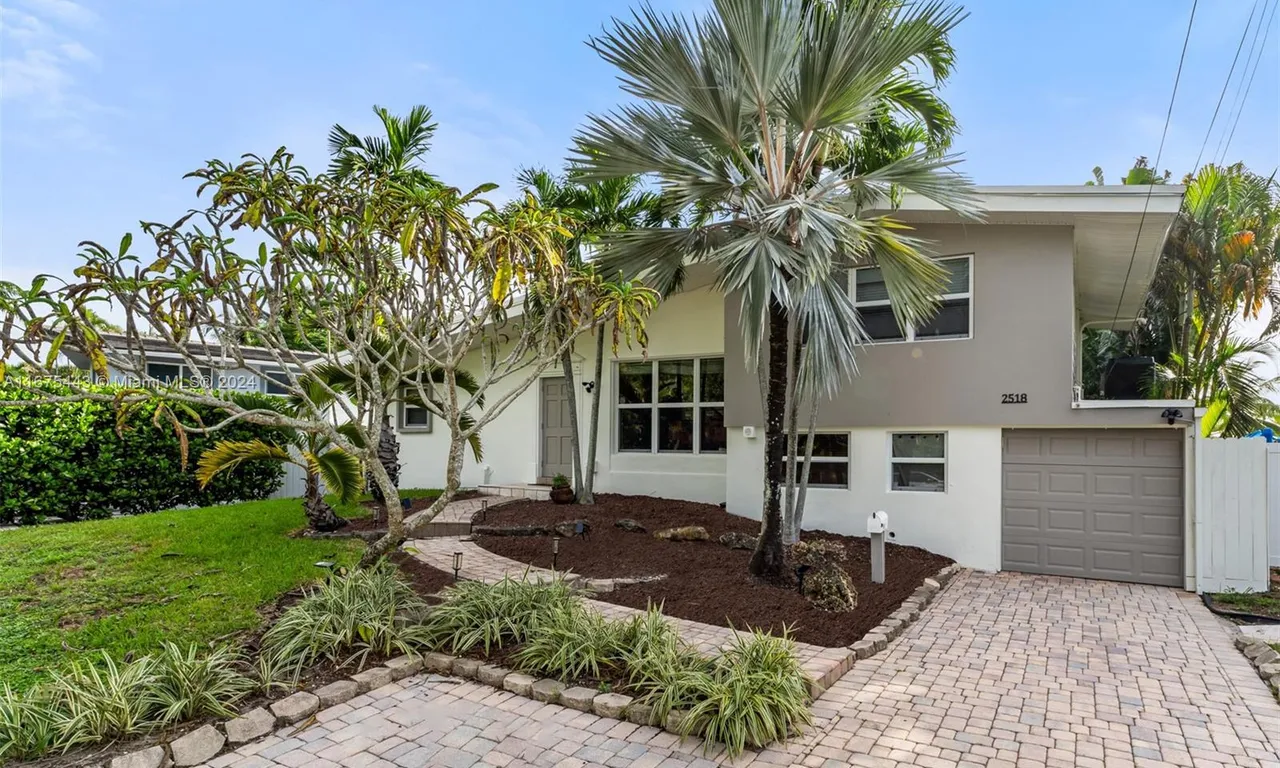 2518 Whale Harbor Ln, Fort Lauderdale FL 33312