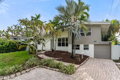 2518 Whale Harbor Ln, Fort Lauderdale FL 33312