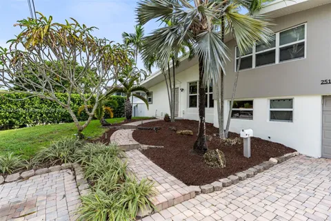 2518 Whale Harbor Ln, Fort Lauderdale FL 33312