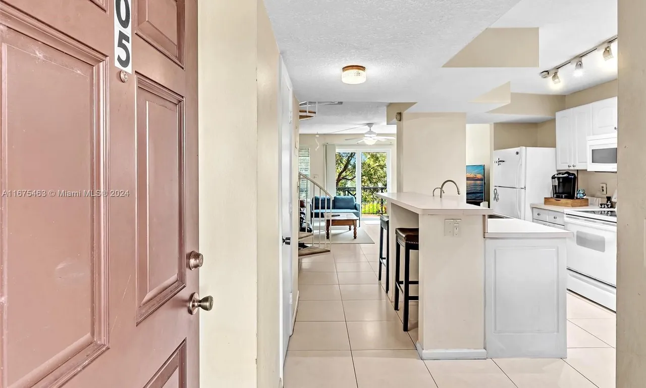 670 Tennis Club Dr # 305, Fort Lauderdale FL 33311