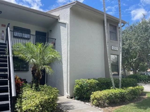 1250 S Military Trl # 1613, Deerfield Beach FL 33442