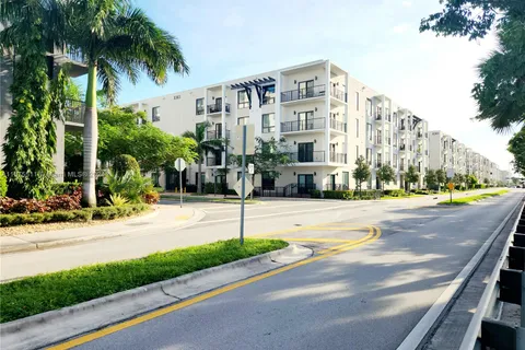 8363 NW 41 # 406, Doral FL 33166