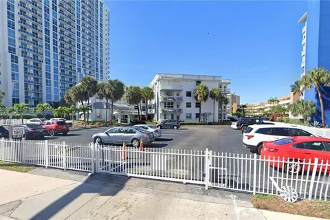 1913 S Ocean Dr # 423, Hallandale Beach FL 33009