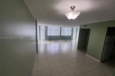 1913 S Ocean Dr # 423, Hallandale Beach FL 33009