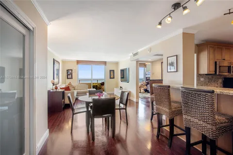 5555 Collins Ave # 10J, Miami Beach FL 33140