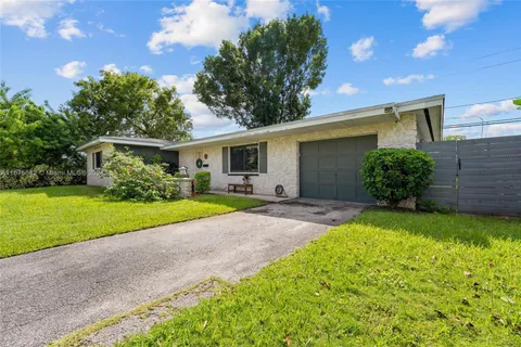 15410 SW 297th Ter, Homestead FL 33033