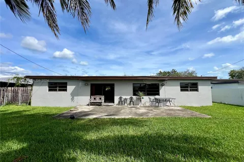 19920 Holiday Rd, Cutler Bay FL 33157