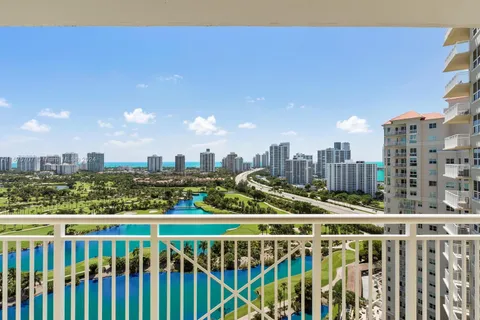 19501 W Country Club Dr # 2215, Aventura FL 33180