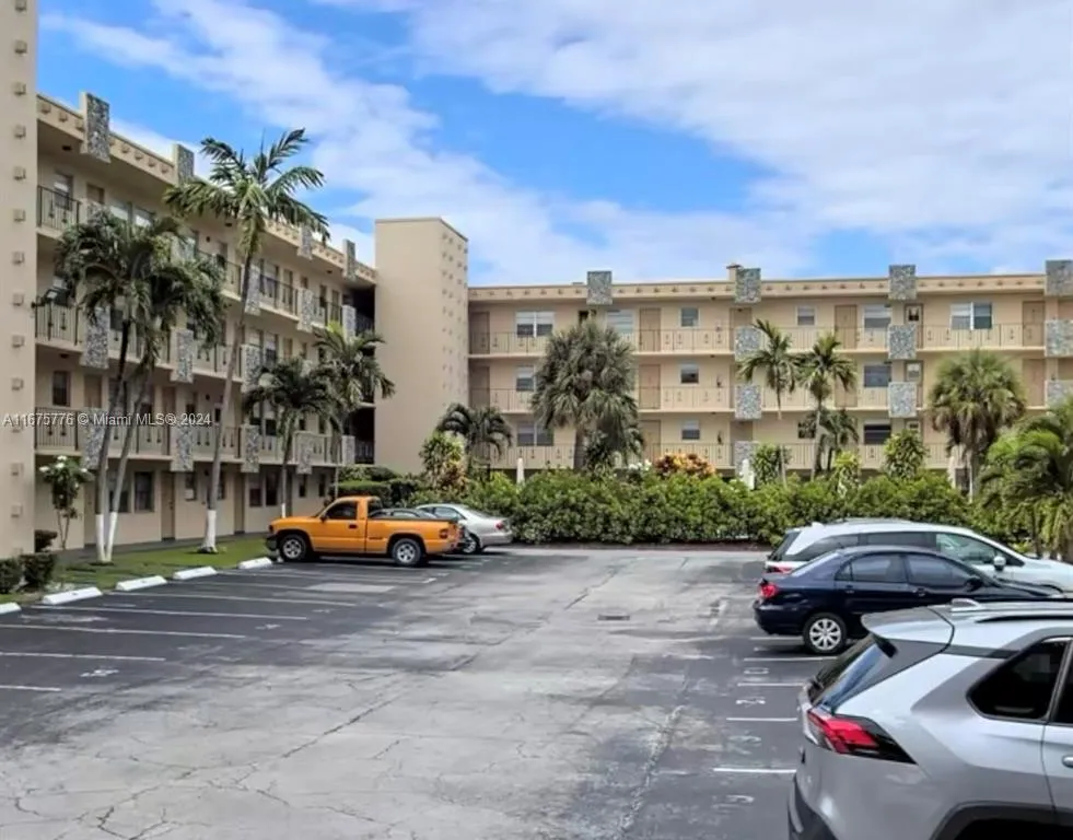 2145 Pierce St # 305, Hollywood FL 33020