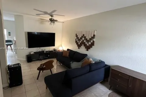 9319 SW 220th Ter # 9319, Cutler Bay FL 33190