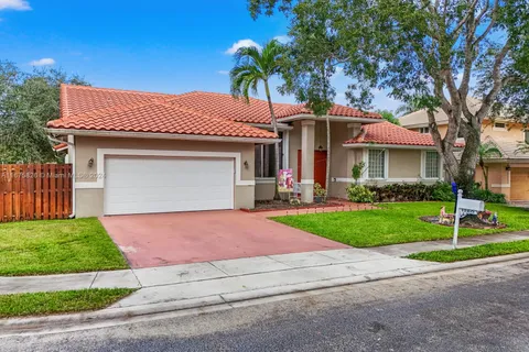 1260 SW 102nd Ave, Pembroke Pines FL 33025