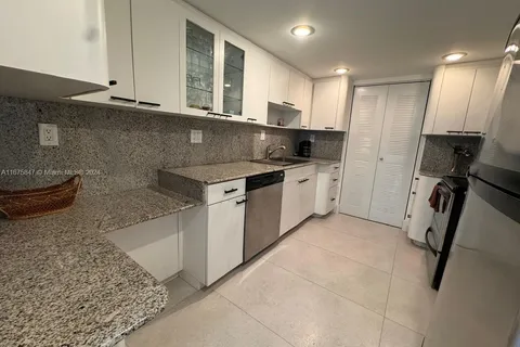 3200 Collins Ave # 5, Miami Beach FL 33140