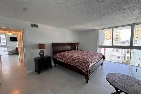 3200 Collins Ave # 5, Miami Beach FL 33140