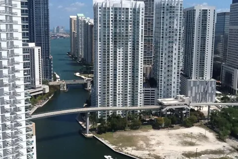 90 SW 3rd St # 3501, Miami FL 33130