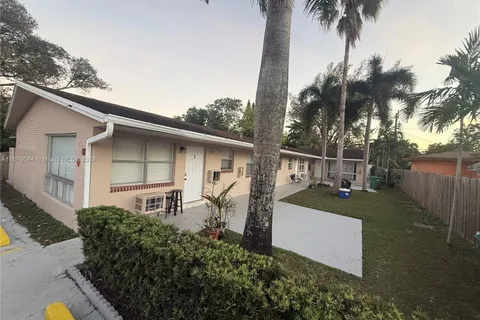 55 SW 13th St, Dania Beach FL 33004