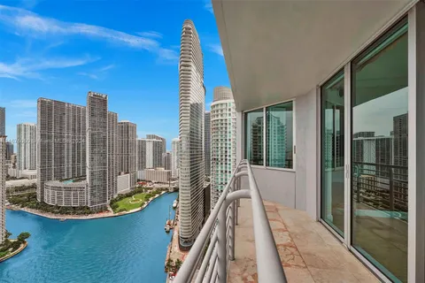 325 S Biscayne Blvd # 3521, Miami FL 33131