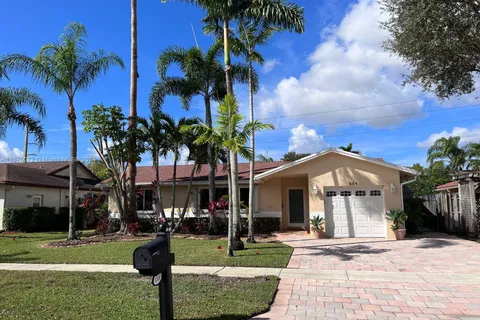 551 SW 169th Ter, Weston FL 33326