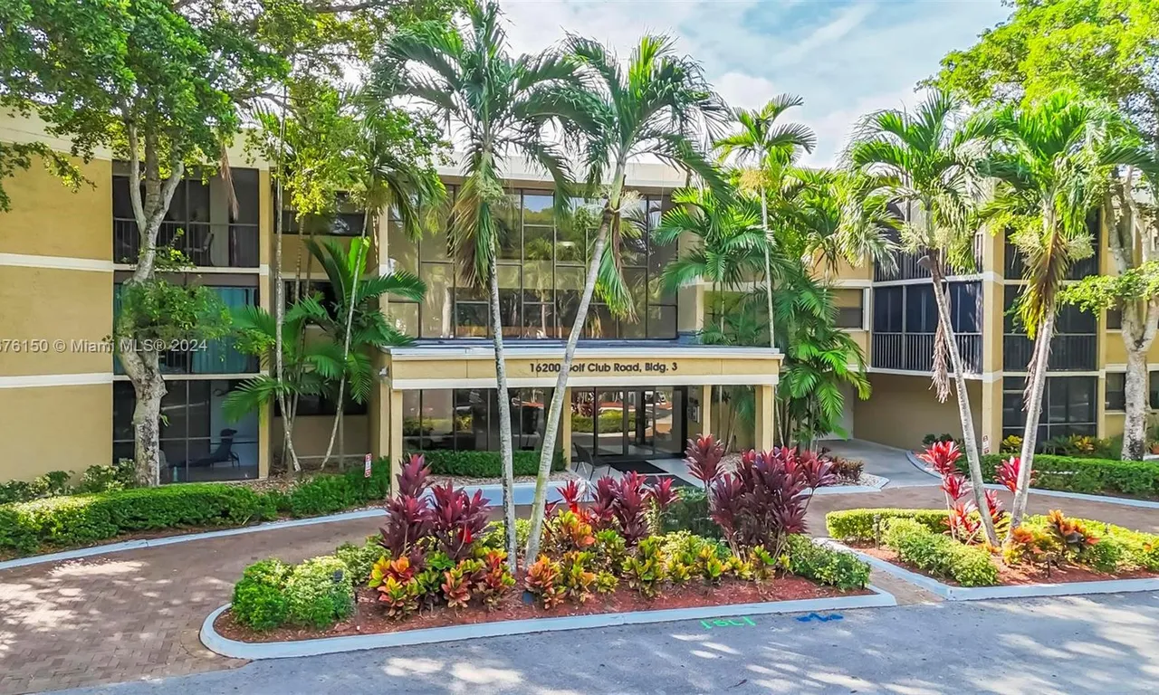 16200 Golf Club Rd # 309, Weston FL 33326