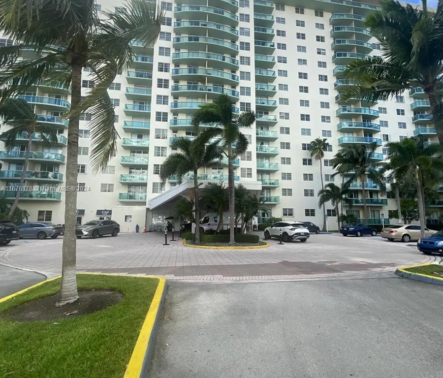 19390 Collins Ave # 123, Sunny Isles Beach FL 33160