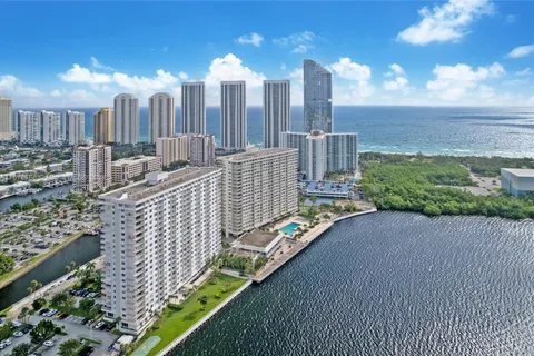 500 Bayview Dr # 926, Sunny Isles Beach FL 33160