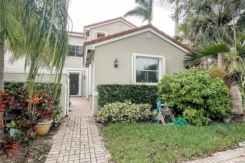 1115 Buttonwood Ln, Hollywood FL 33019