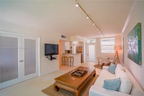 301 Ocean Dr # 305, Miami Beach FL 33139