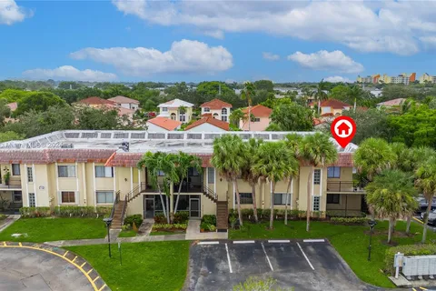 326 Lakeview Dr # 204, Weston FL 33326