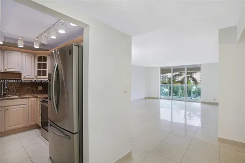 3800 S Ocean Dr # 414, Hollywood FL 33019