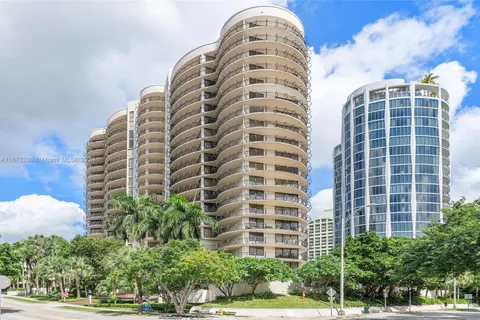 2843 S Bayshore Dr # 3E, Miami FL 33133