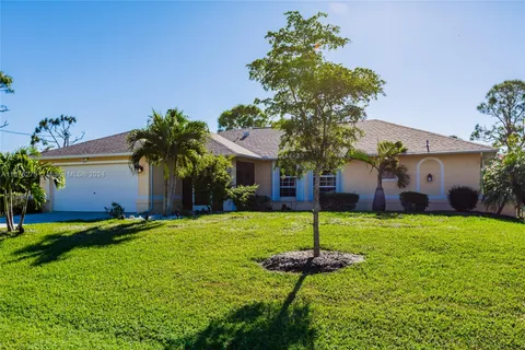 5225 Anchorage DR, Cape Coral FL 33956