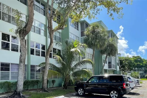 2751 Taft St # 405, Hollywood FL 33020