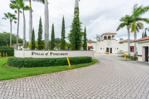 6713 N Kendall Dr # 601, Pinecrest FL 33156