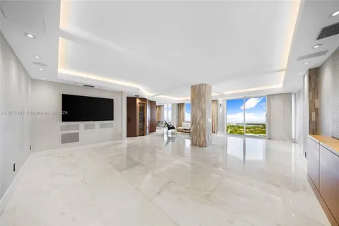 9801 Collins Ave, Bal Harbour FL 33154