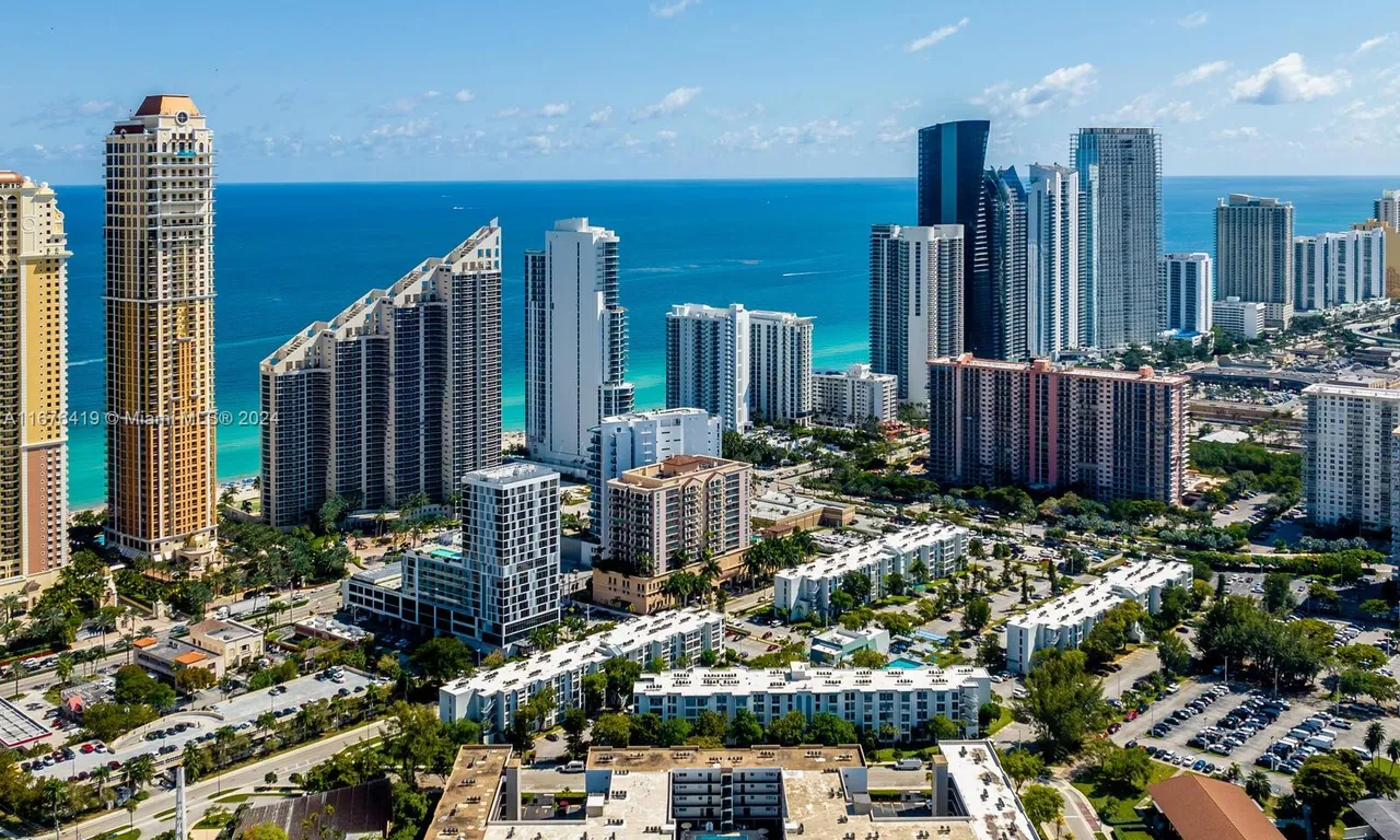 17555 Collins Ave # 1704, Sunny Isles Beach FL 33160