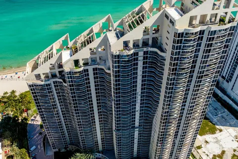 17555 Collins Ave # 1704, Sunny Isles Beach FL 33160