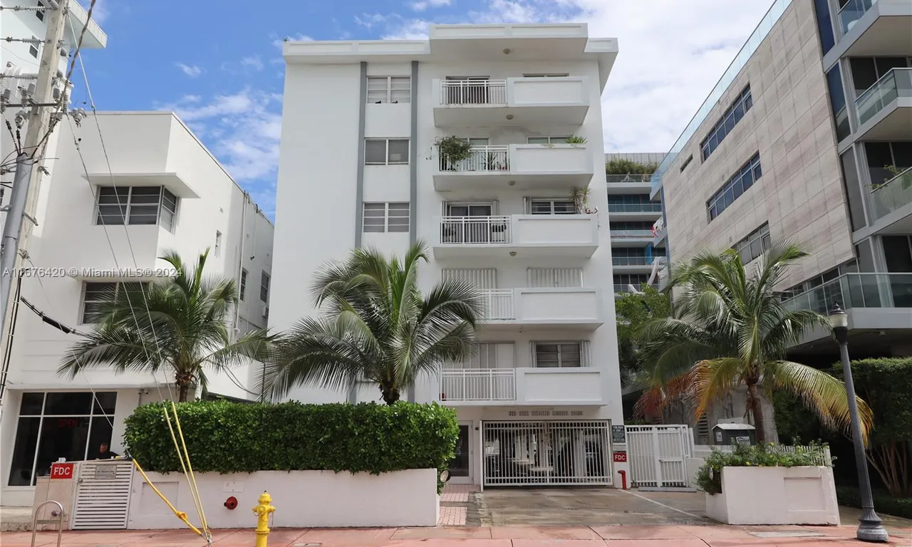 325 Ocean Dr # 204, Miami Beach FL 33139