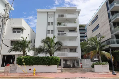 325 Ocean Dr # 204, Miami Beach FL 33139