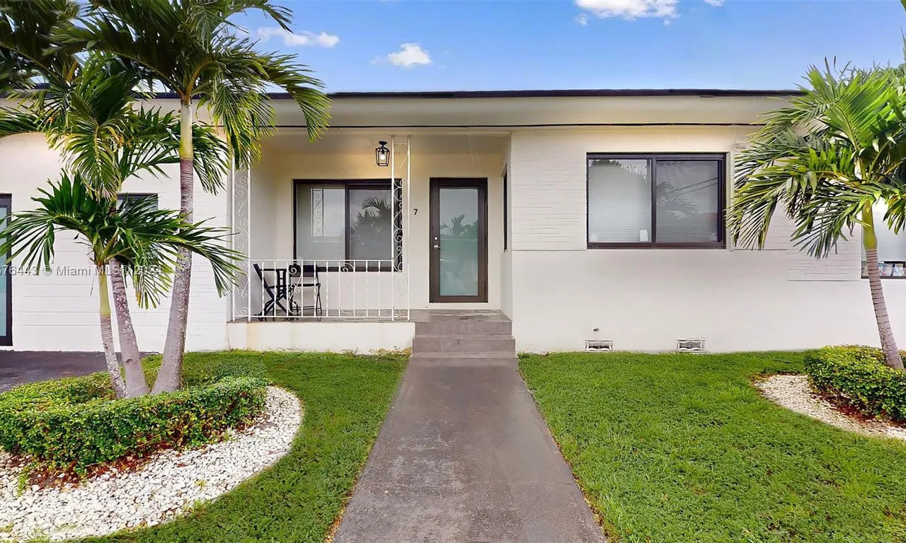 101 W 11th St # 7, Hialeah FL 33010