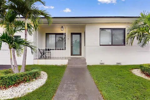 101 W 11th St # 7, Hialeah FL 33010