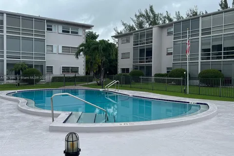 700 Layne Blvd # 124, Hallandale Beach FL 33009