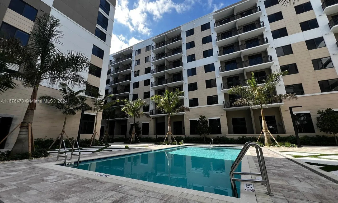 18412 Homestead Ave # 517, Miami FL 33157