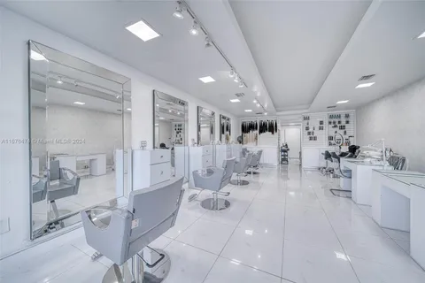 Full Service Beauty Salon on Flagler With Low Rent, Miami FL 33175